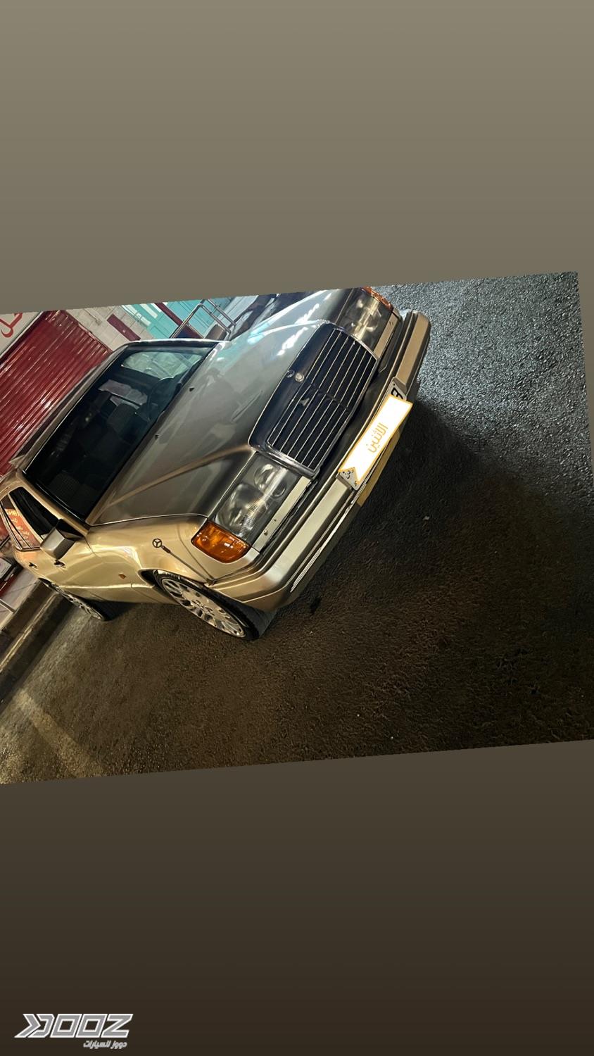 1990 Mercedes-Benz E-Class