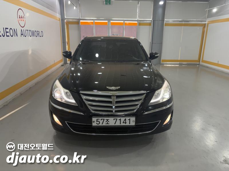 2013 Hyundai Genesis (Sedan)