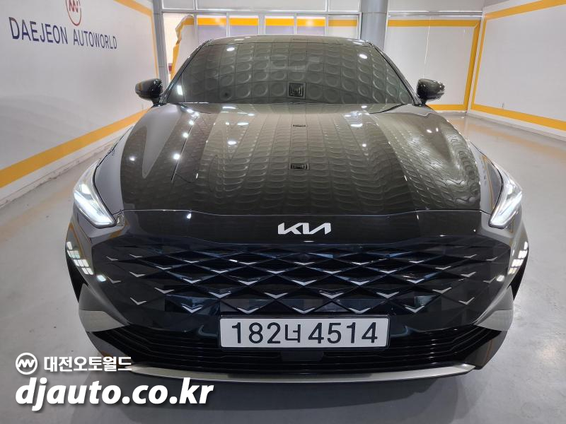 2023 KIA K8