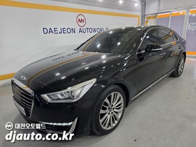 2017 Genesis G90