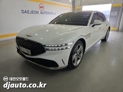 2022 Genesis G90