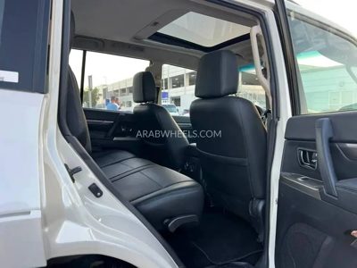 2022 Mitsubishi Pajero
