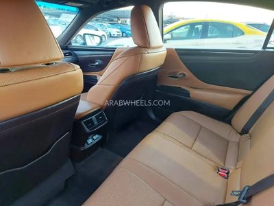 2019 Lexus ES