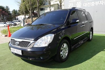 2012 KIA R Limousine Diesel 9-Seater GLX Top Grade