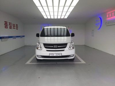 2016 Hyundai H1 5-seater Diesel Van CVX Premium