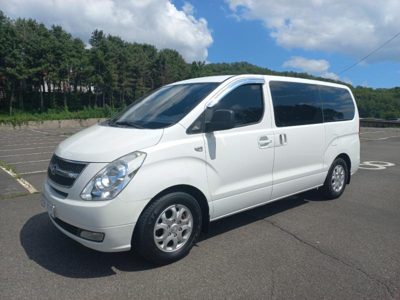 2012 Hyundai 5-seater Diesel Van CVX Luxury