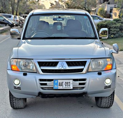 2003 Mitsubishi Pajero