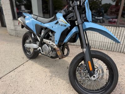 2025 Suzuki Dr-Z4Sm BASE