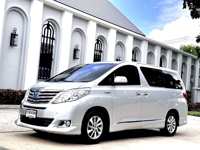 2013 Toyota Alphard