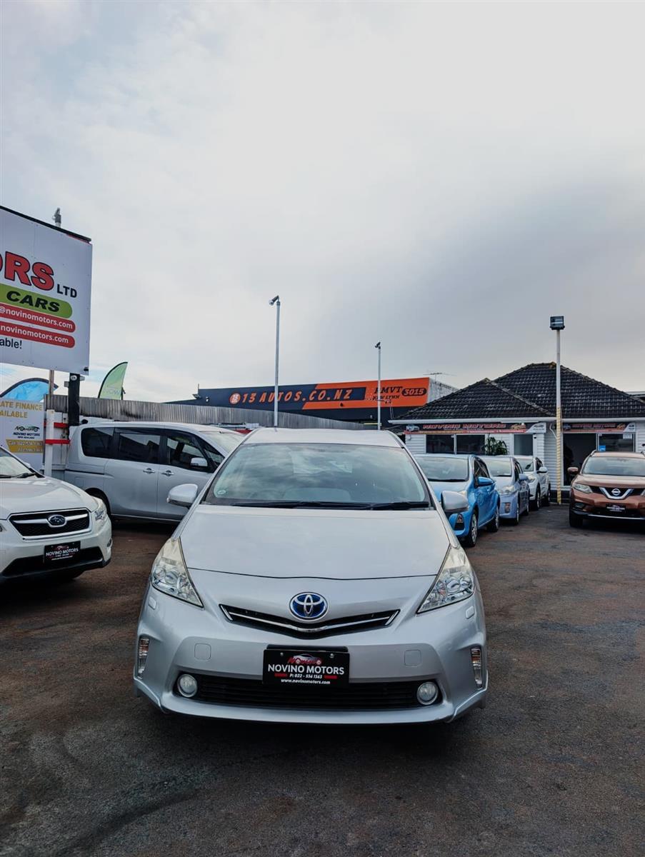 2014 Toyota Prius ALPHAHYRBID7SEATER