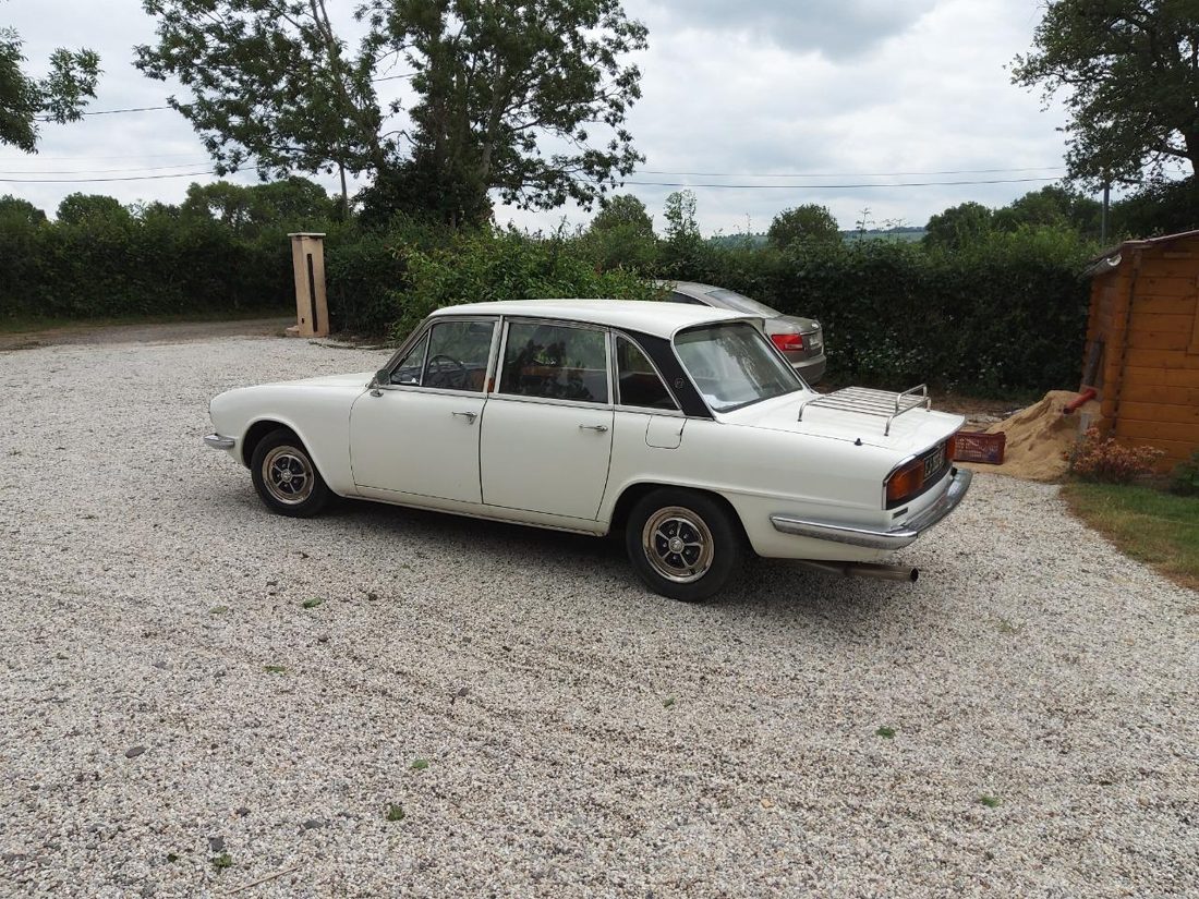 Triumph 2.5 PIESSENCE1MODÈLE1971