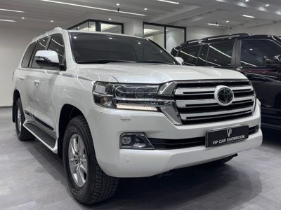 2017 Toyota Land Cruiser