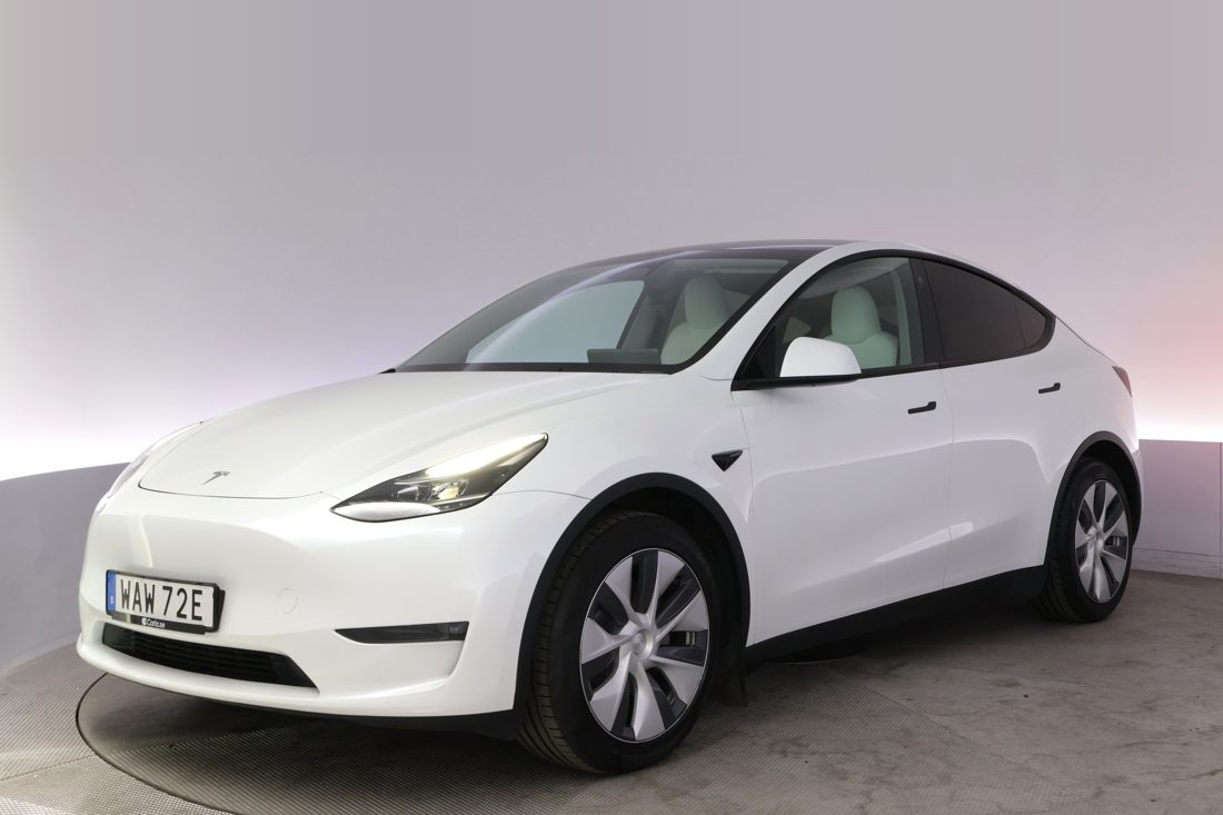 2023 Tesla Model Y LONGRANGEAWDAUTOPILOT