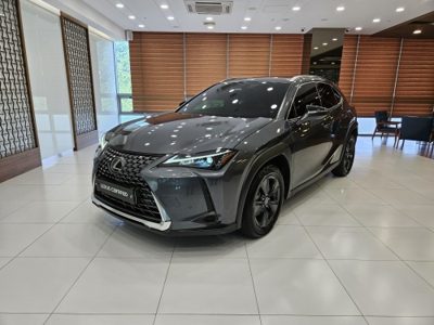 2026 Lexus UX 2WD