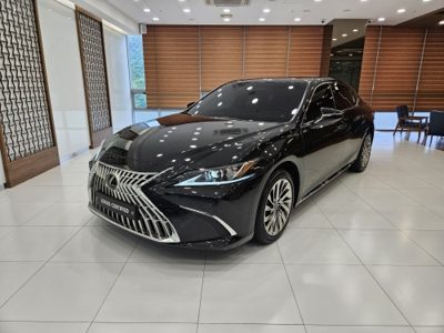 2026 Lexus ES LUXURY+