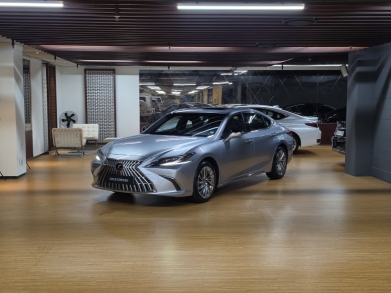 2026 Lexus ES EXECUTIVE
