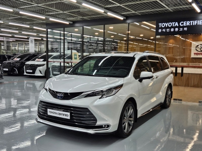 2025 Toyota Sienna 2WD