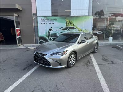 2021 Lexus ES