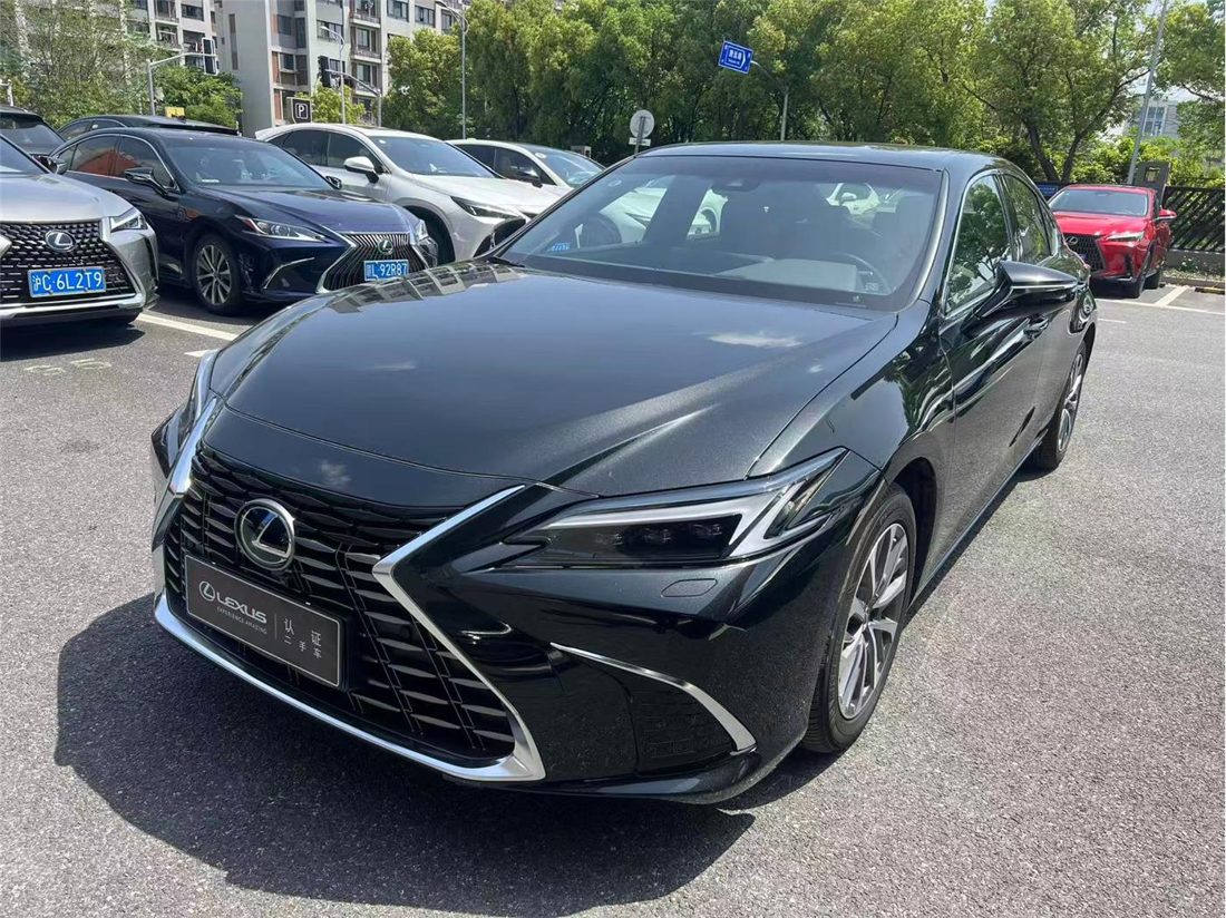2025 Lexus ES