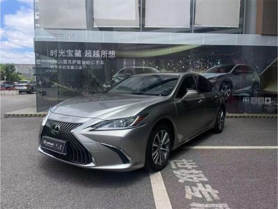 2021 Lexus ES