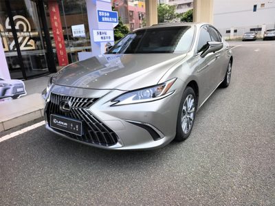 2024 Lexus ES