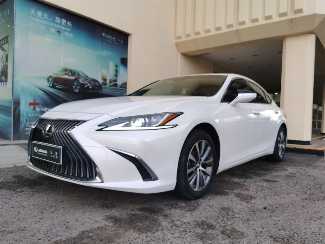 2021 Lexus ES