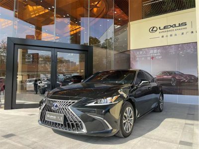 2020 Lexus ES