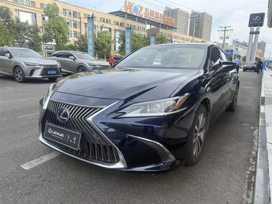 2021 Lexus ES