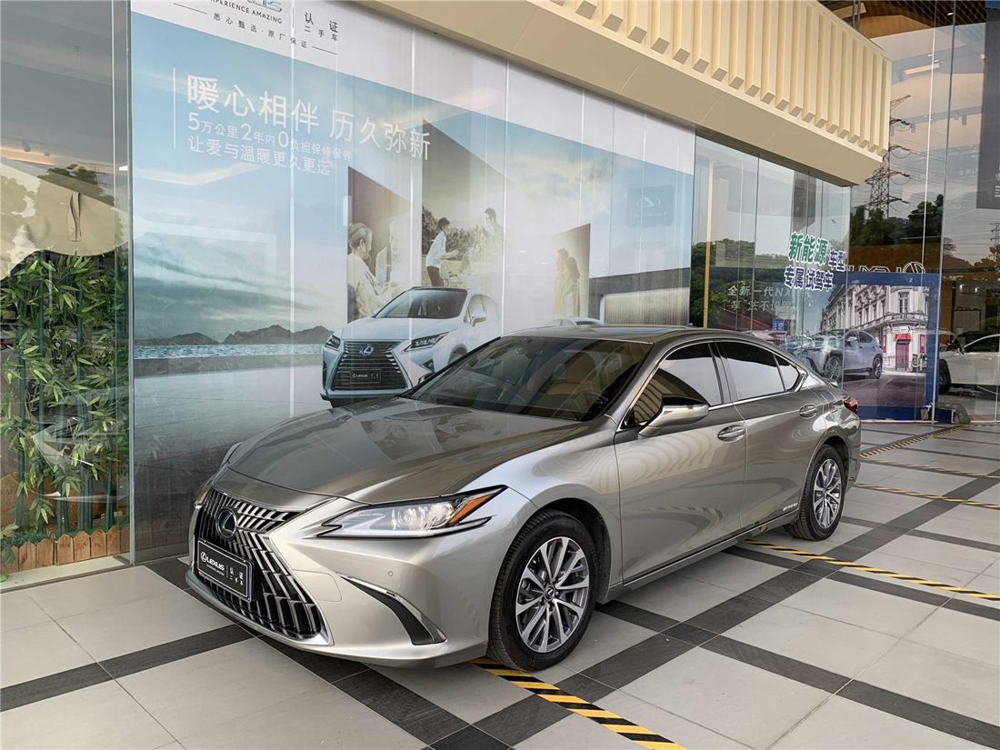 2021 Lexus ES
