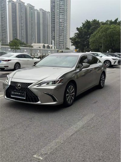 2024 Lexus ES