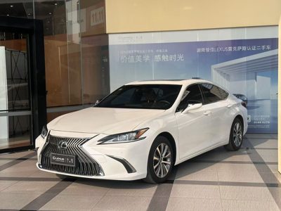 2020 Lexus ES