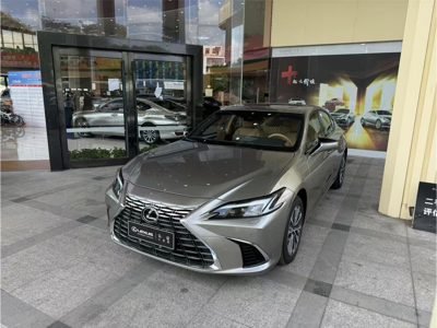 2025 Lexus ES