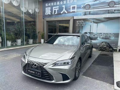 2025 Lexus ES