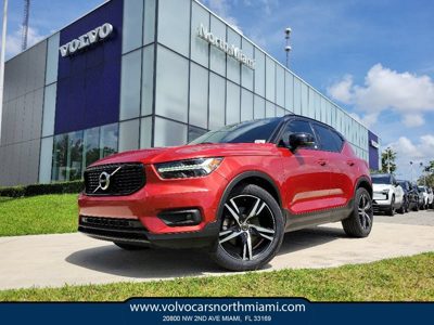 2019 Volvo XC40 T5AWDMOMENTUM
