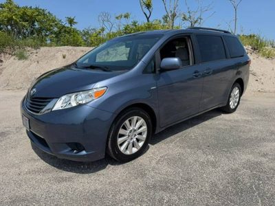 2017 Toyota Sienna "LE"7PASSENGERAWD
