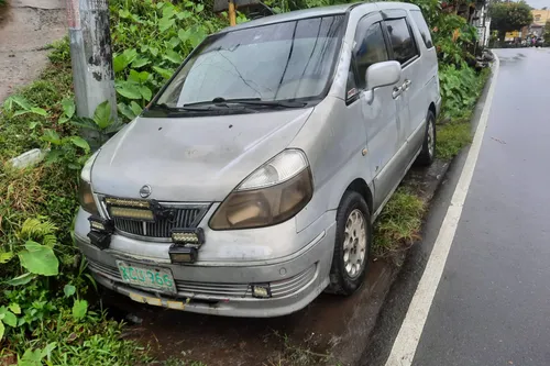 2002 Nissan Serena