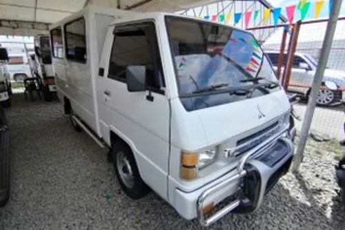 2011 Mitsubishi L300