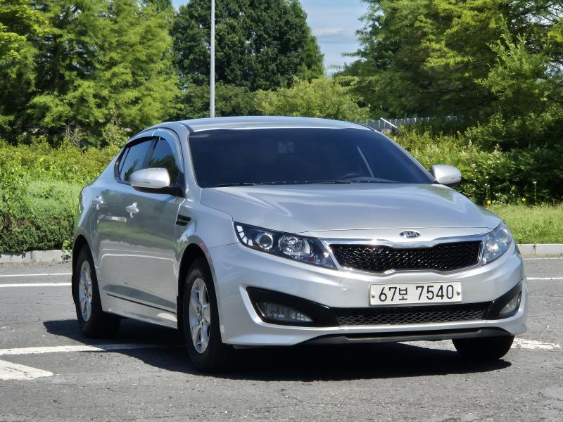 2012 KIA K5 LPI Rental Car Deluxe