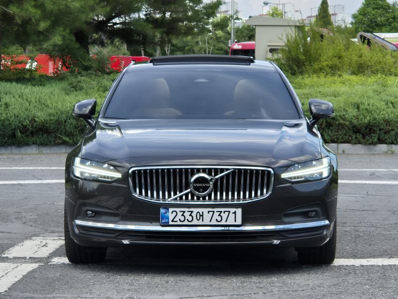 2024 Volvo S90
