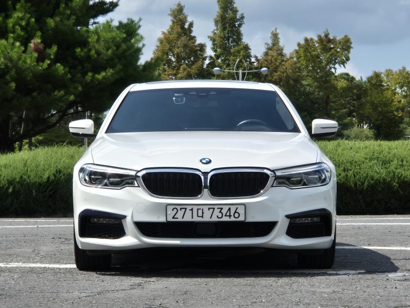 2021 BMW 5 Series 530EM스포츠팩