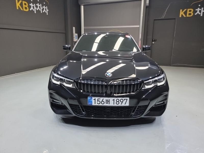 2021 BMW 3 Series 320i M Sport Package Black Suit
