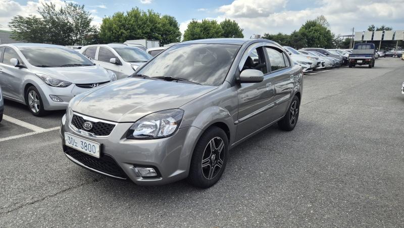 2010 KIA 4-door 1.6 CVVT Gold Premium