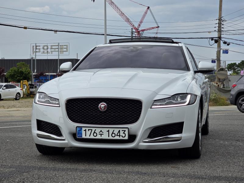 2019 Jaguar XF