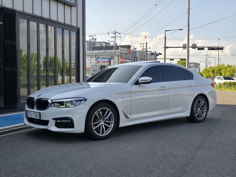 2018 BMW 5 Series 530i xDrive M Sport Package