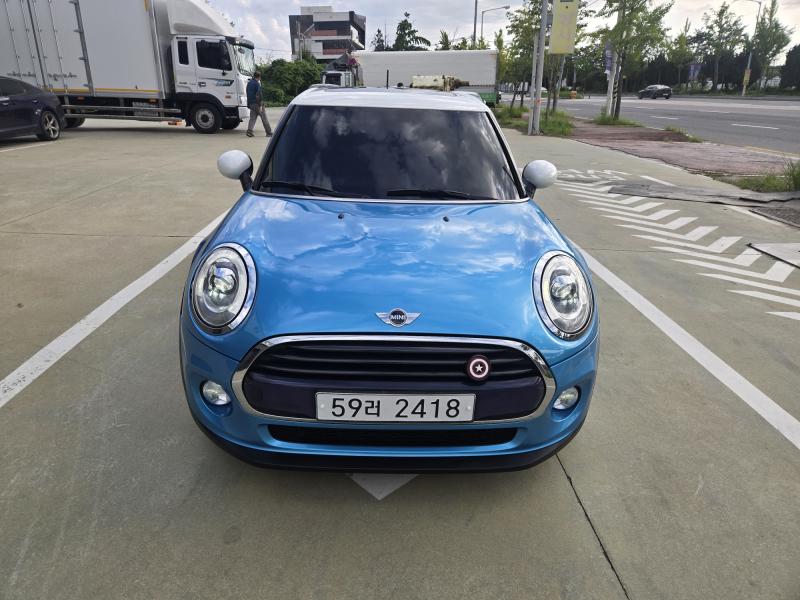 2017 MINI Cooper