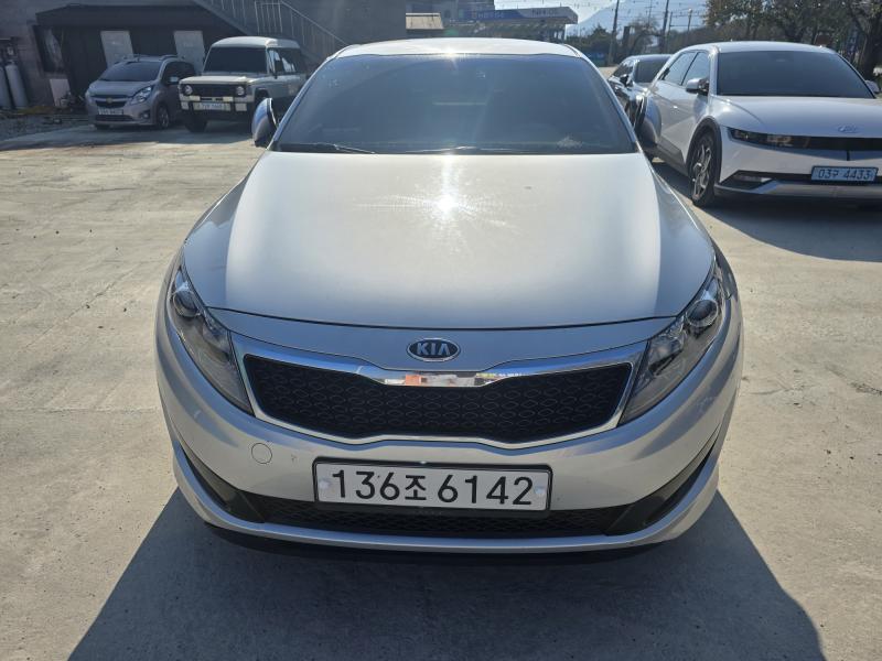 2011 KIA K5 LPI Rental Car Deluxe