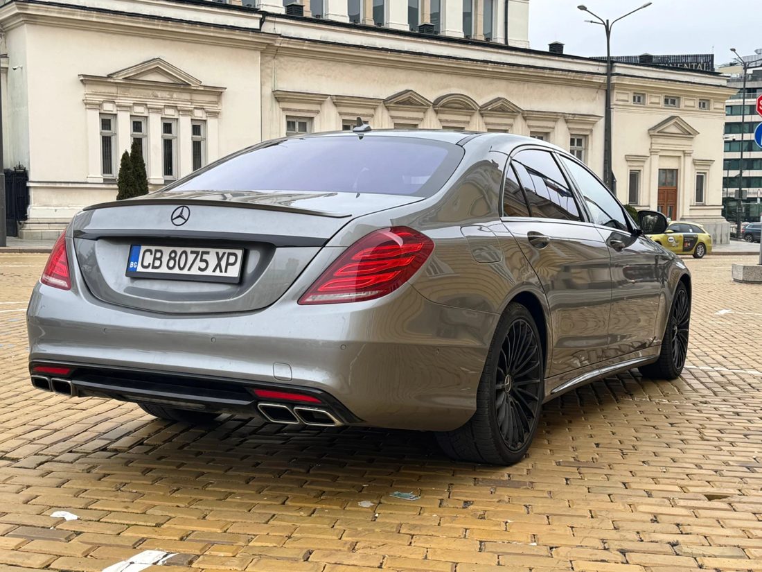 Mercedes-Benz S-Class