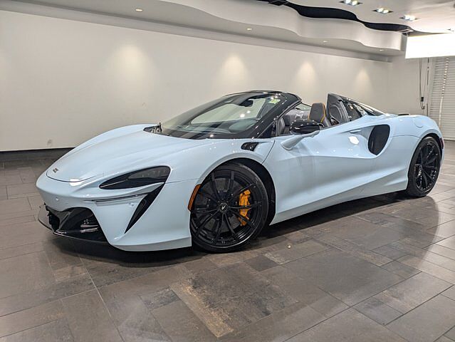 2025 McLaren Artura