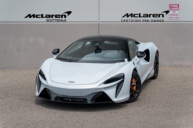 2023 McLaren Artura