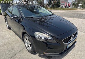 2017 Volvo V40
